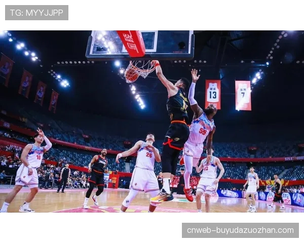 【2026年4月CBA联赛跑动强度与节奏变化·赛中·报道广东队第三节祭出全场紧逼，单节迫使对手出现8次失误并打出18-4攻击波